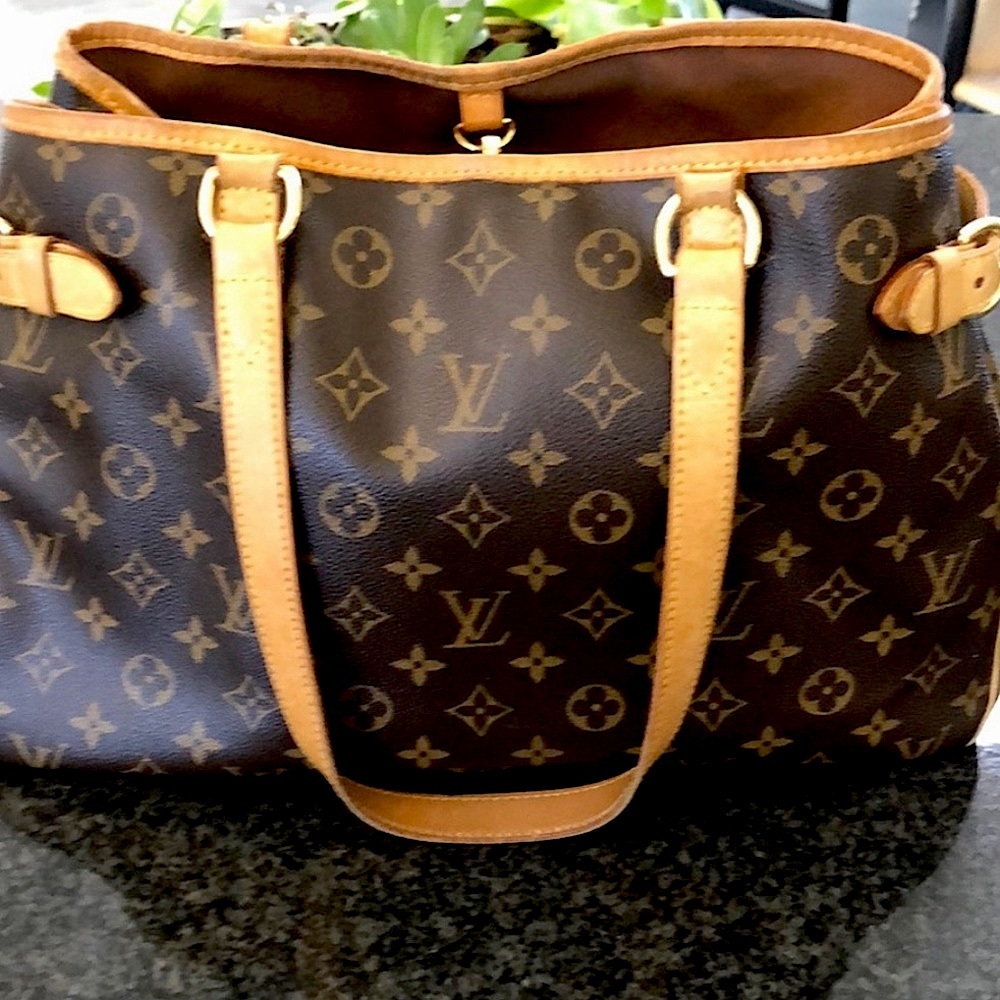 Authentic Louis Vuitton Batignolles absolutely beautiful for a vintage piece 👜